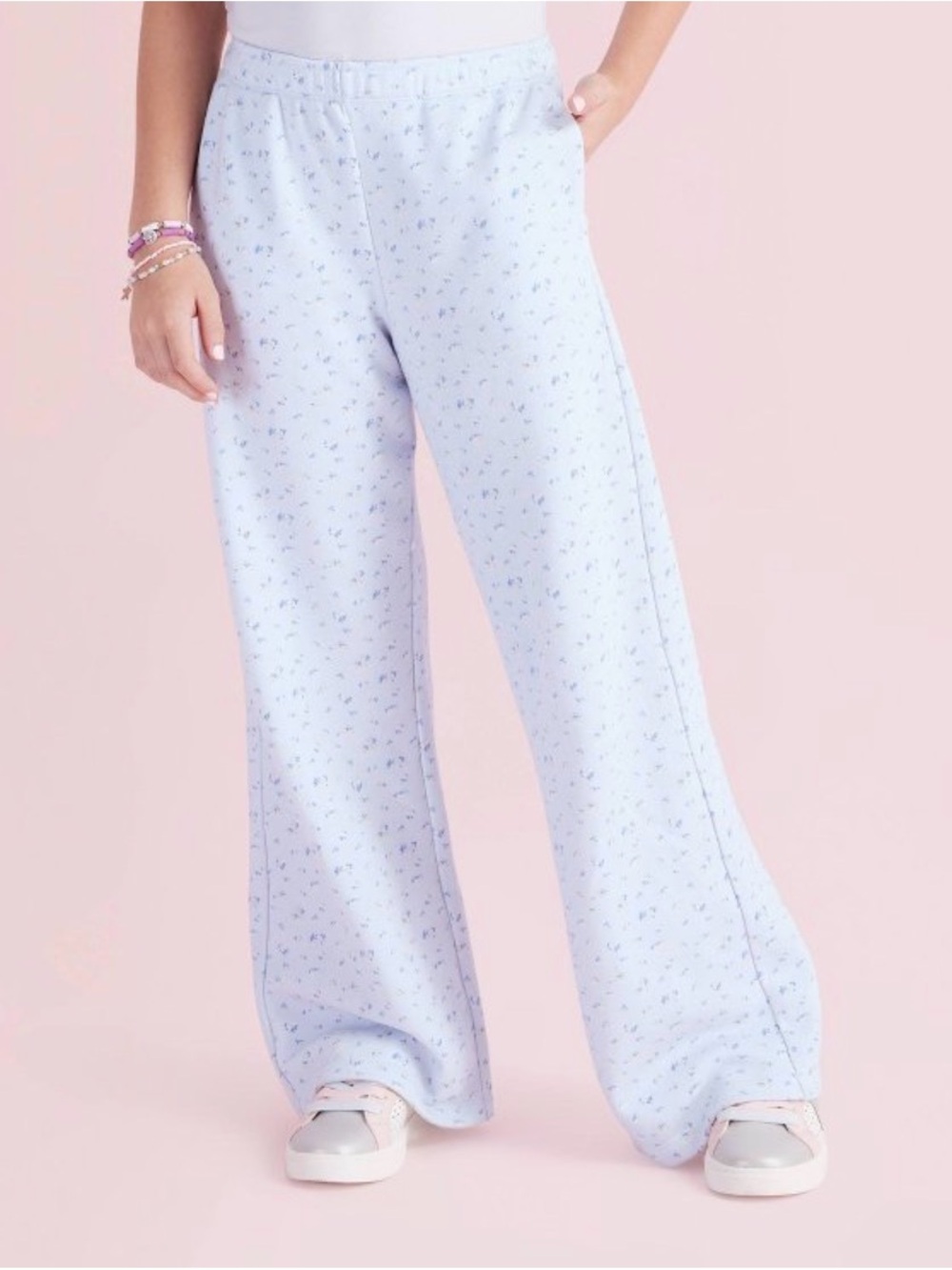 LoveShackFancy Esme Everblooming
Rosettes Ditsy French
Sweatpants NWOT SZ M